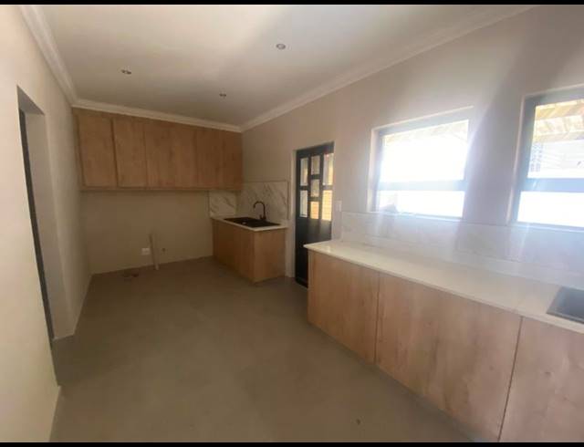 3 BEDROOM HOUSE FOR SALE IN CLUBVILLE